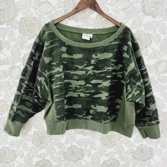 Good American Camo Scoop Neck Cropped Sweatshirt Women's 4 - Picture 1 of 7